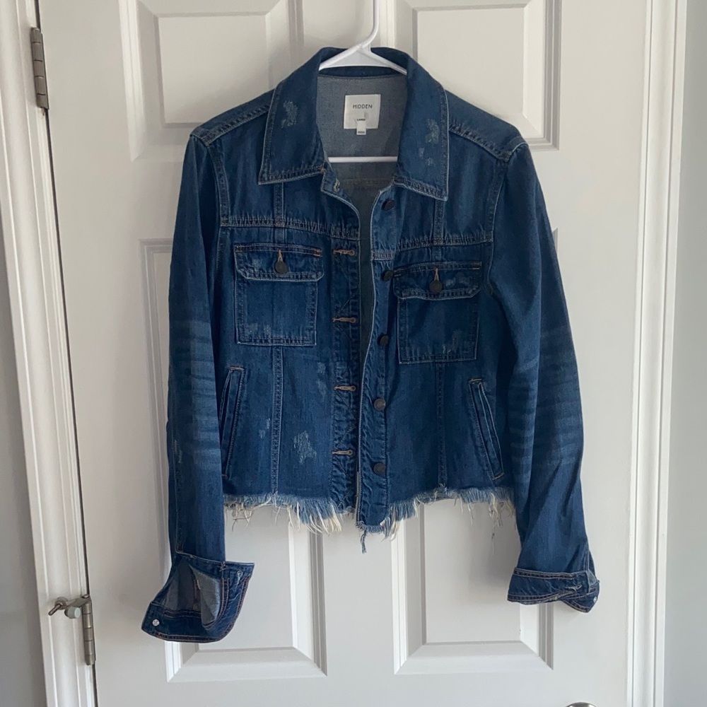 Classic Blue Denim Jacket with Frayed Hem